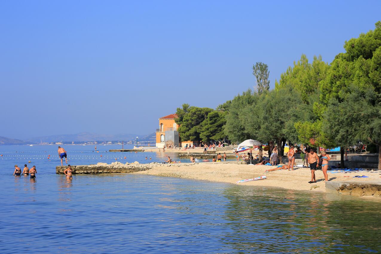 Nearest beach - Apartments by the sea Kaštel Kambelovac, Kaštela