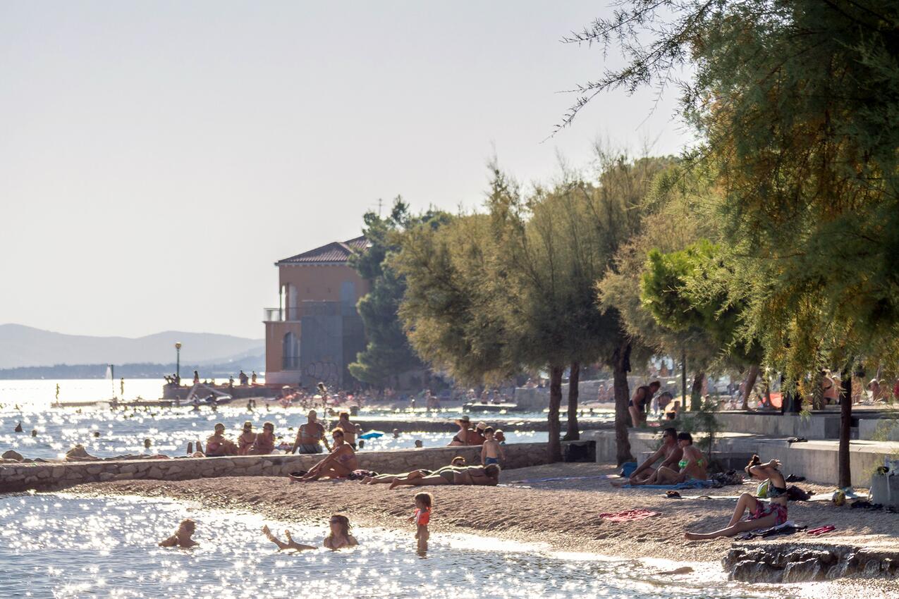 Nächster Strand - Ferienwohnungen mit Parkplatz Kastel Kambelovac, Kastela