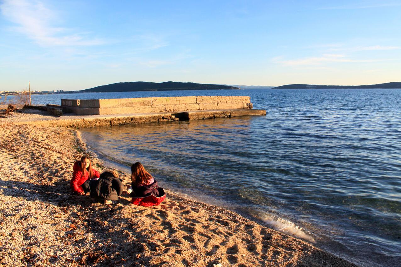 Nächster Strand - Ferienwohnungen am Meer Kastel Luksic, Kastela