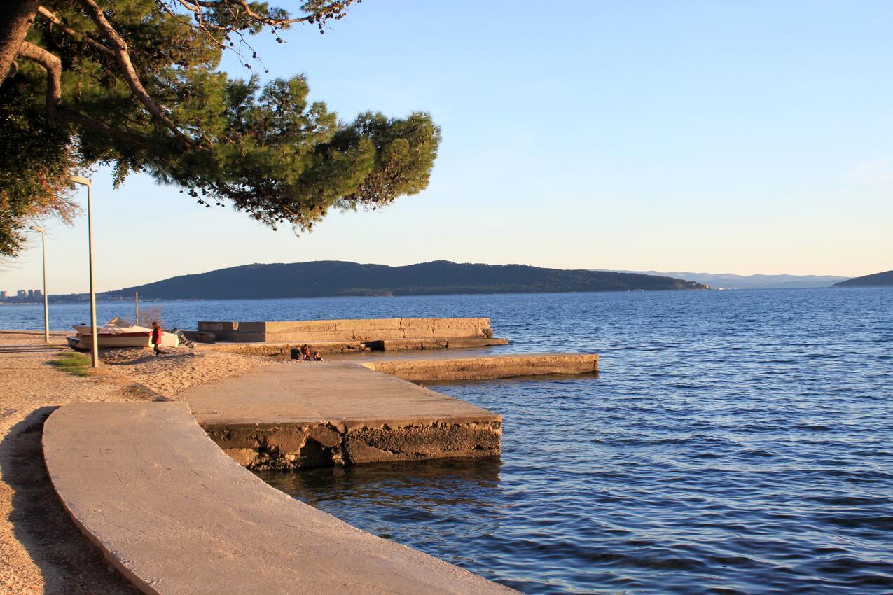 Nächster Strand - Ferienwohnungen am Meer Kastel Luksic, Kastela