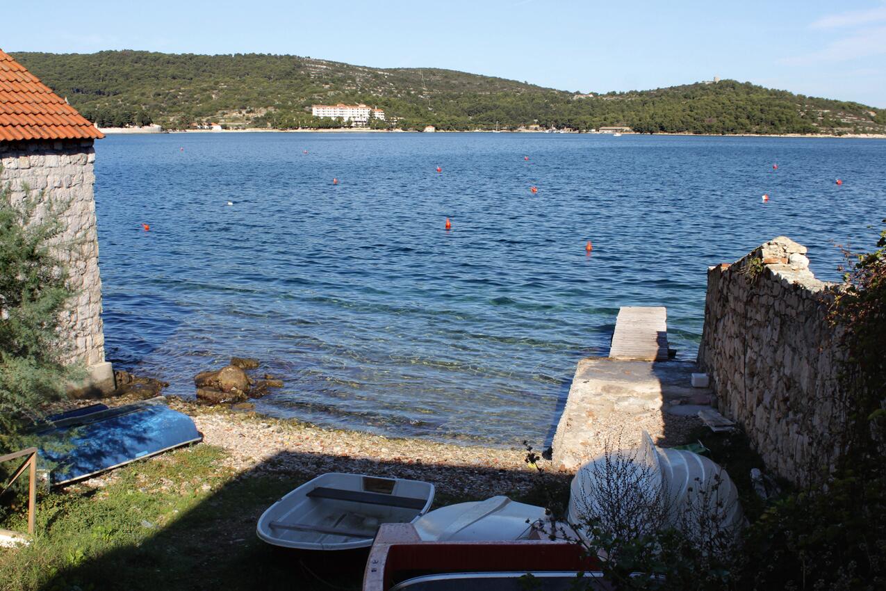 La spiaggia più vicina - Appartamenti con parcheggio Lissa - Vis