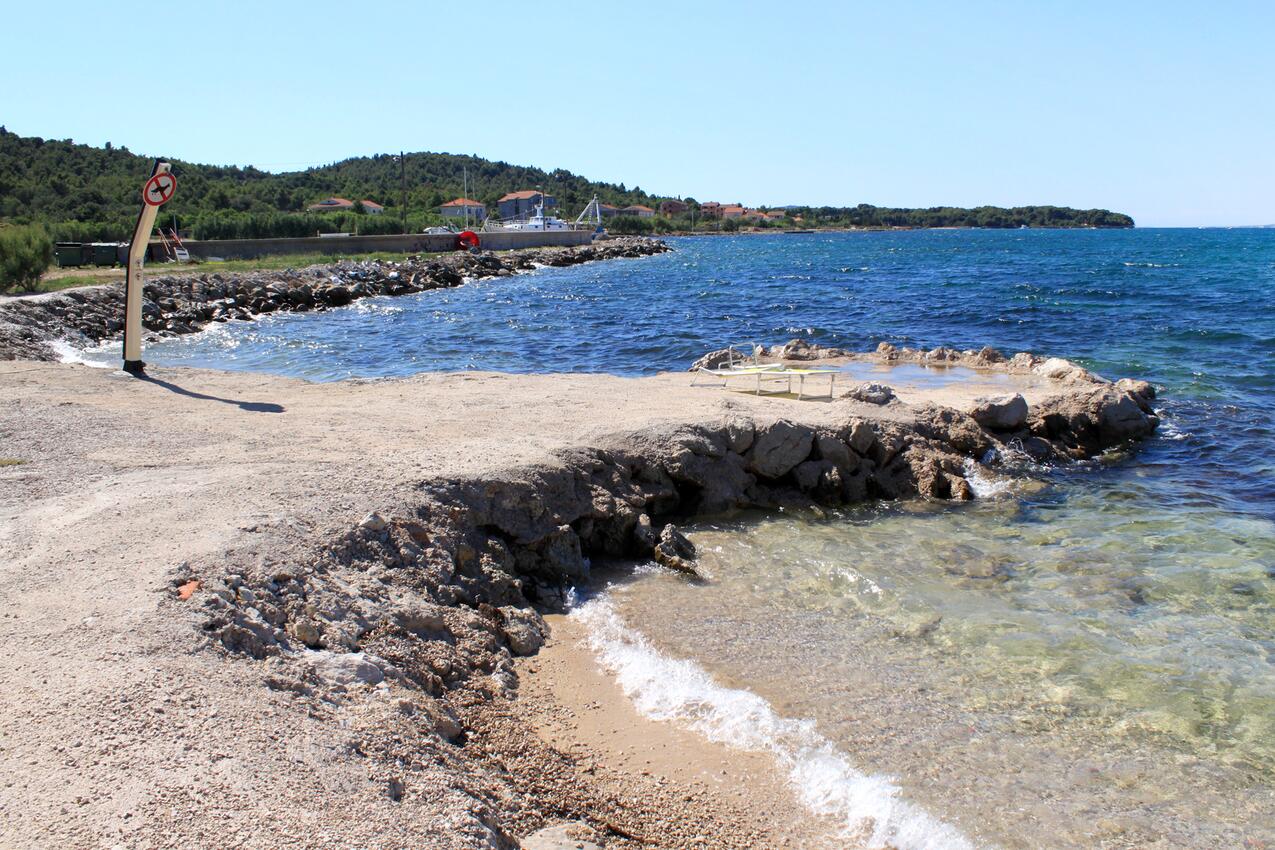 Najbliža plaža - Apartmani uz more Banj, Pašman