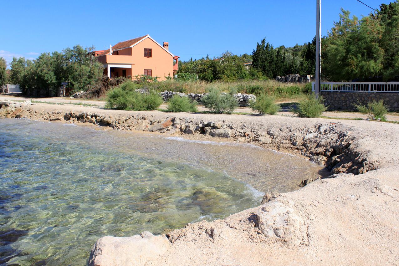Najbliža plaža - Apartmani uz more Banj, Pašman