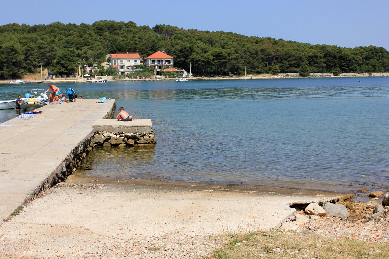 Najbližja plaža - Apartmaji s parkingom Pašman