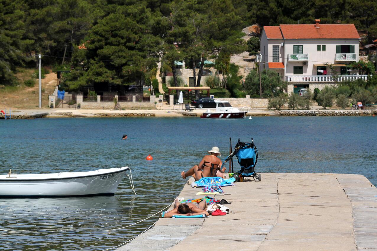 Najbližja plaža - Apartmaji s parkingom Pašman