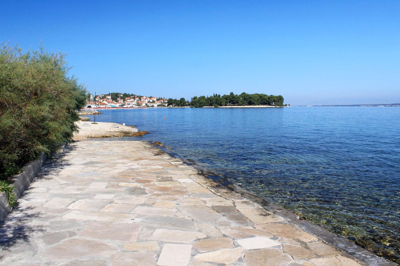 Nächster Strand - Ferienwohnungen am Meer Preko, Ugljan