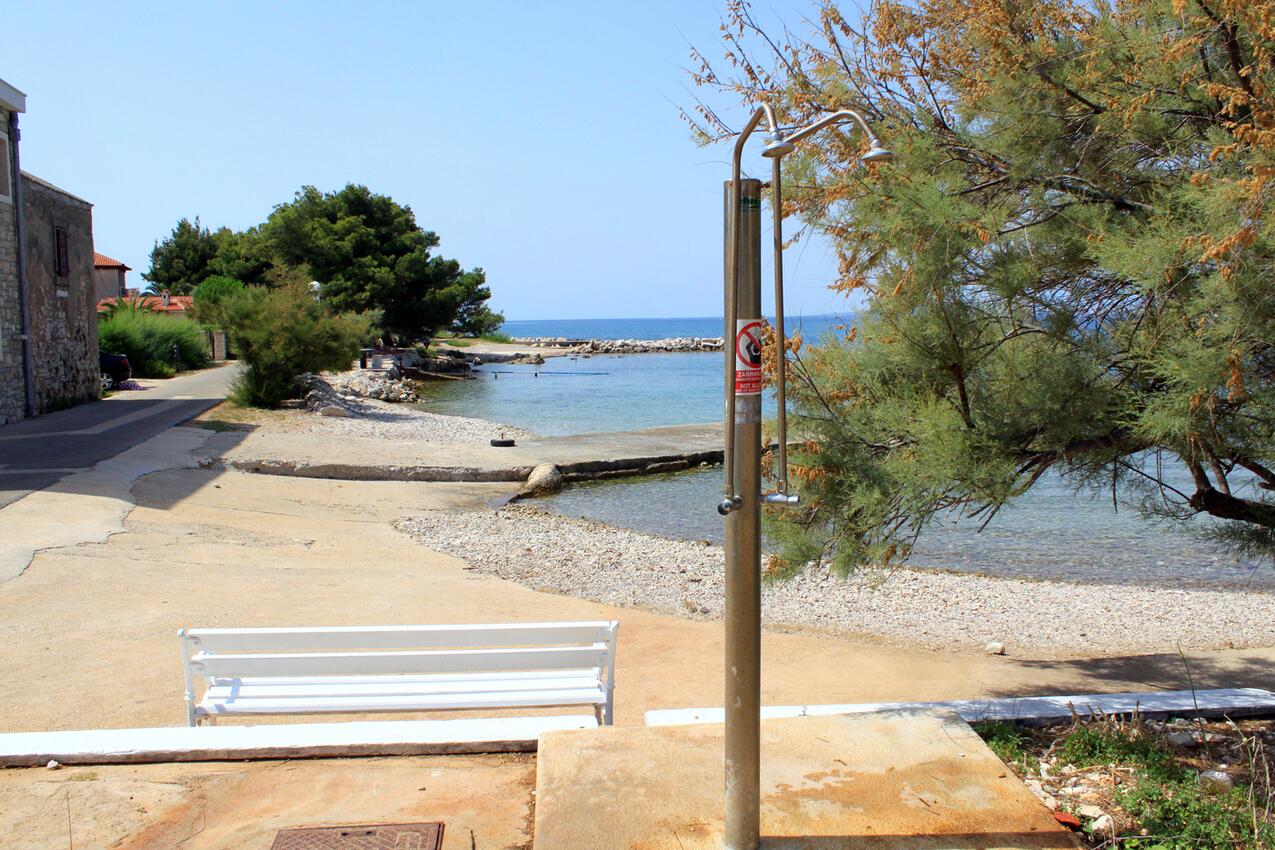 La spiaggia più vicina - Appartamenti accanto al mare Ugliano - Ugljan