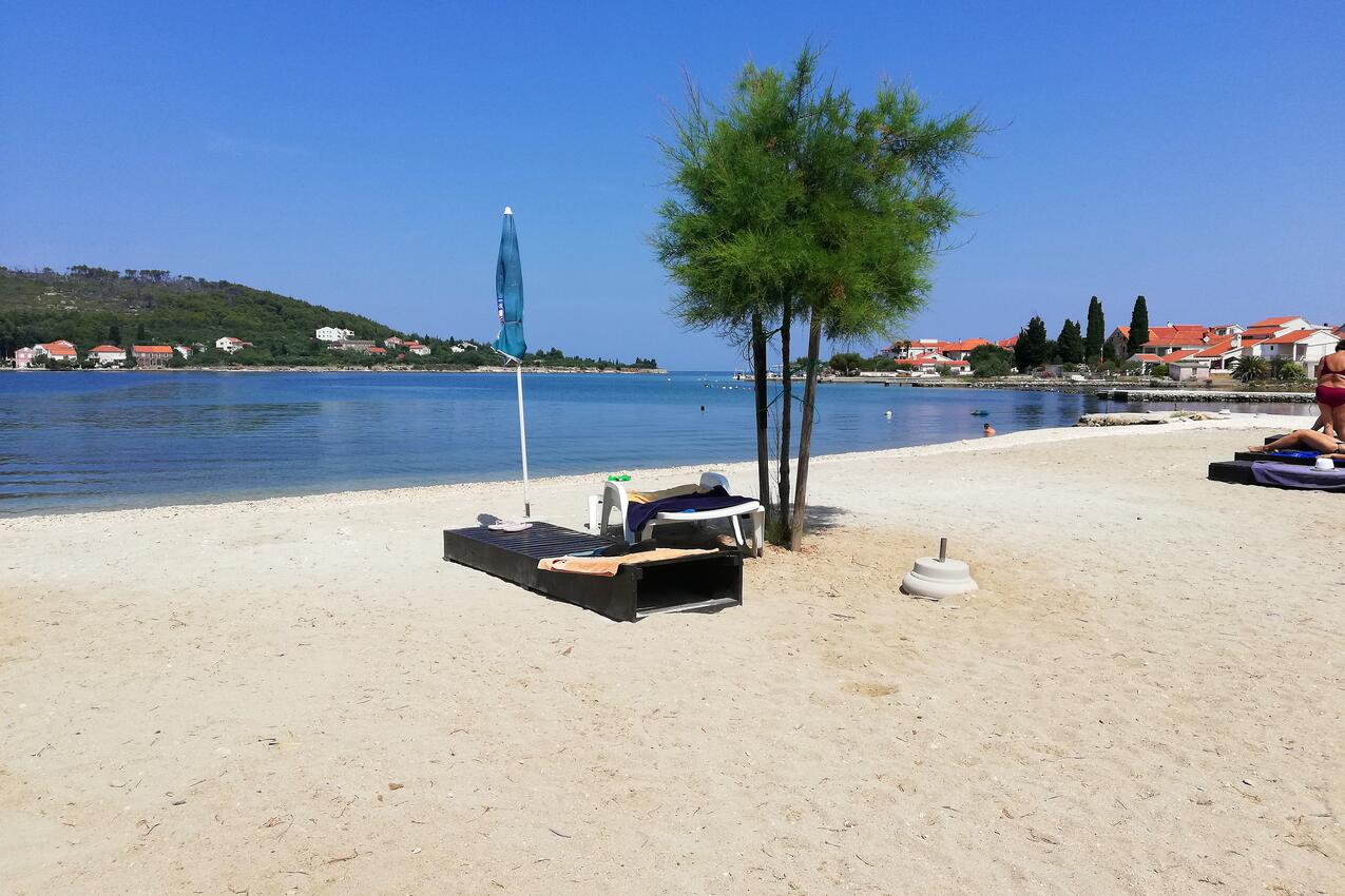 Nächster Strand - Ferienwohnungen am Meer Sutomiscica, Ugljan