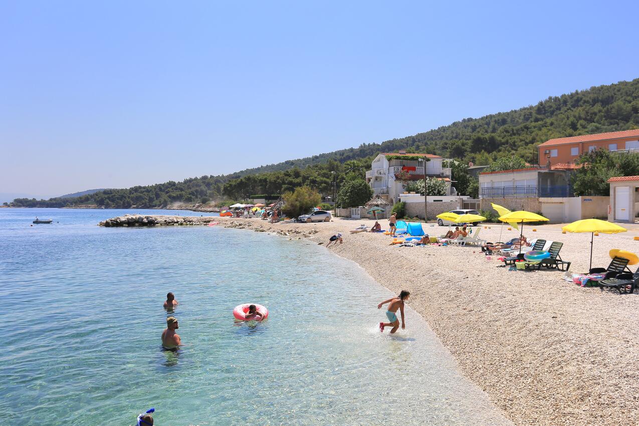 Nächster Strand - Ferienwohnungen am Meer Slatine, Ciovo