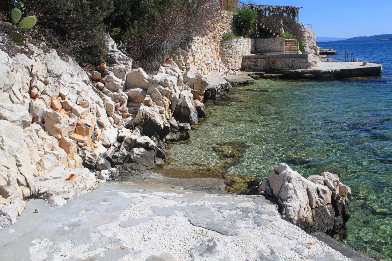 La spiaggia più vicina - Appartamenti accanto al mare Vinisce, Traù - Trogir