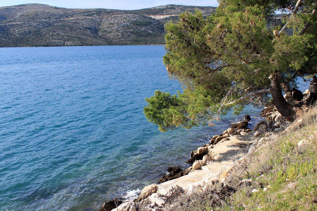 Legközelebbi strand - Ház családok részére medencével a tenger mellett Poljica, Trogir