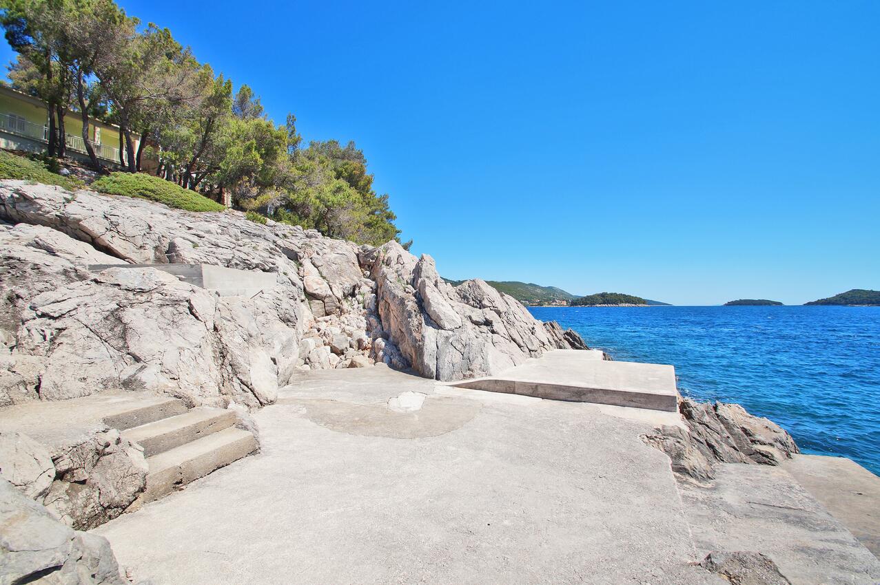 Nächster Strand - Ferienwohnungen am Meer mit Pool Prizba, Korcula