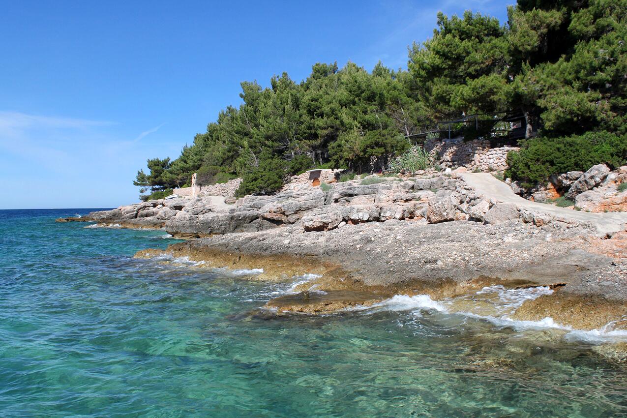 Najbliža plaža - Apartmani uz more Zavala, Hvar