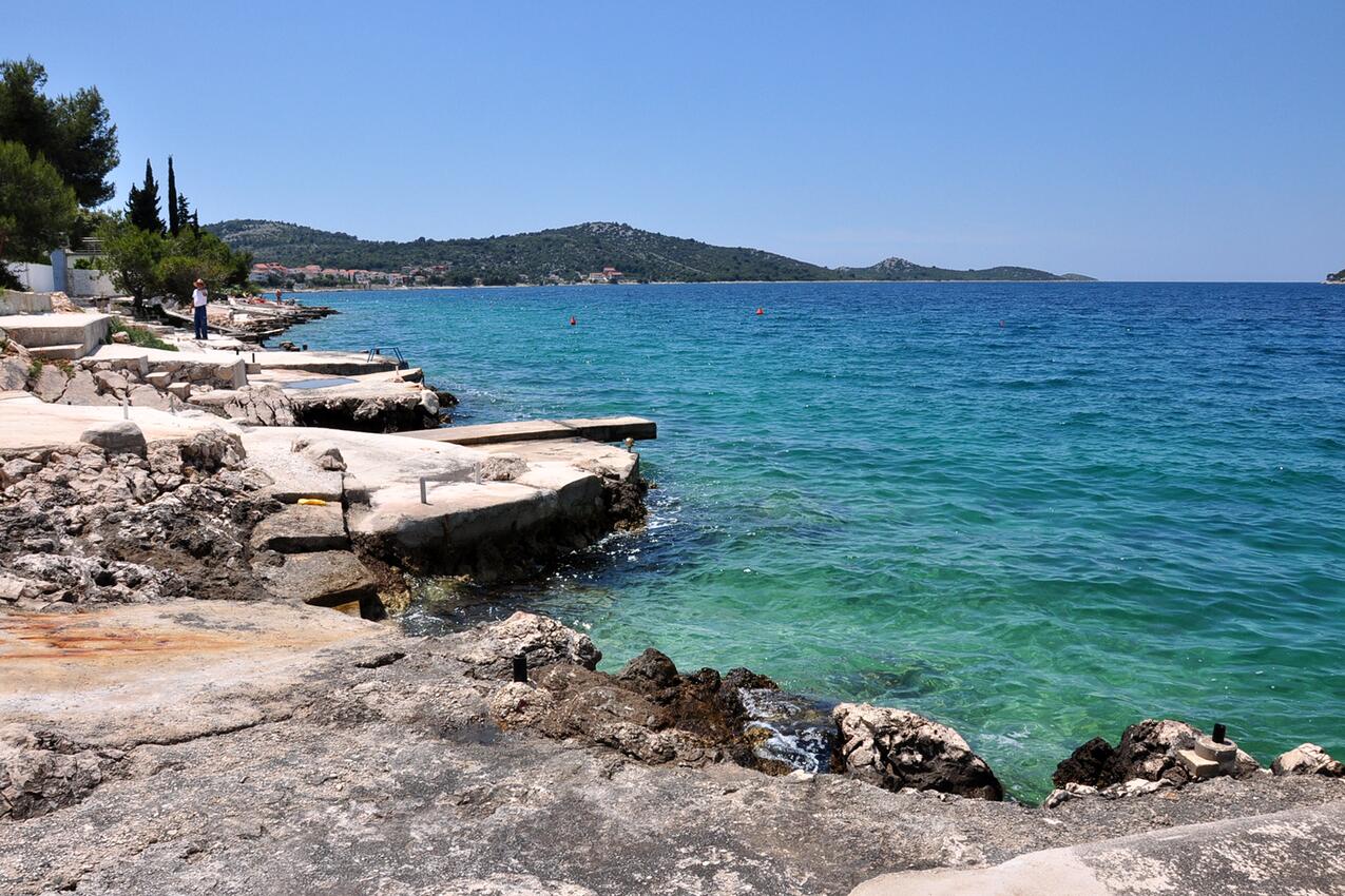 La spiaggia più vicina - Appartamenti accanto al mare Baia Kalebova Luka, Rogosnizza - Rogoznica