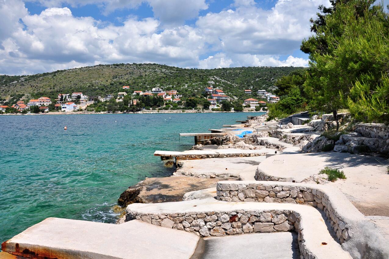 La spiaggia più vicina - Appartamenti accanto al mare Baia Kalebova Luka, Rogosnizza - Rogoznica