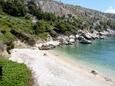 Plaja Velo Zaraće în localitatea Zaraće, Hvar.