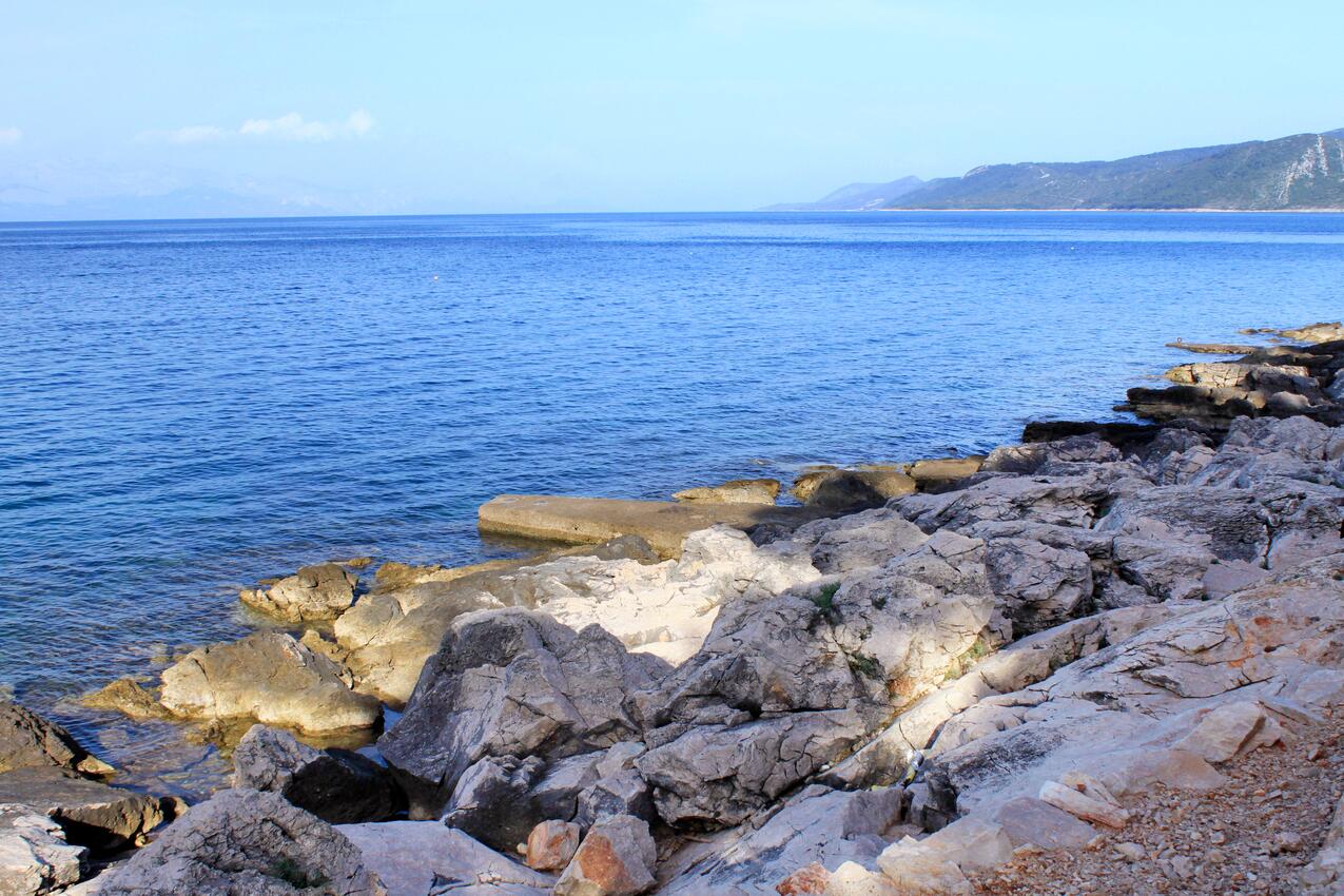 Najbližja plaža - Apartmaji ob morju Jelsa, Hvar