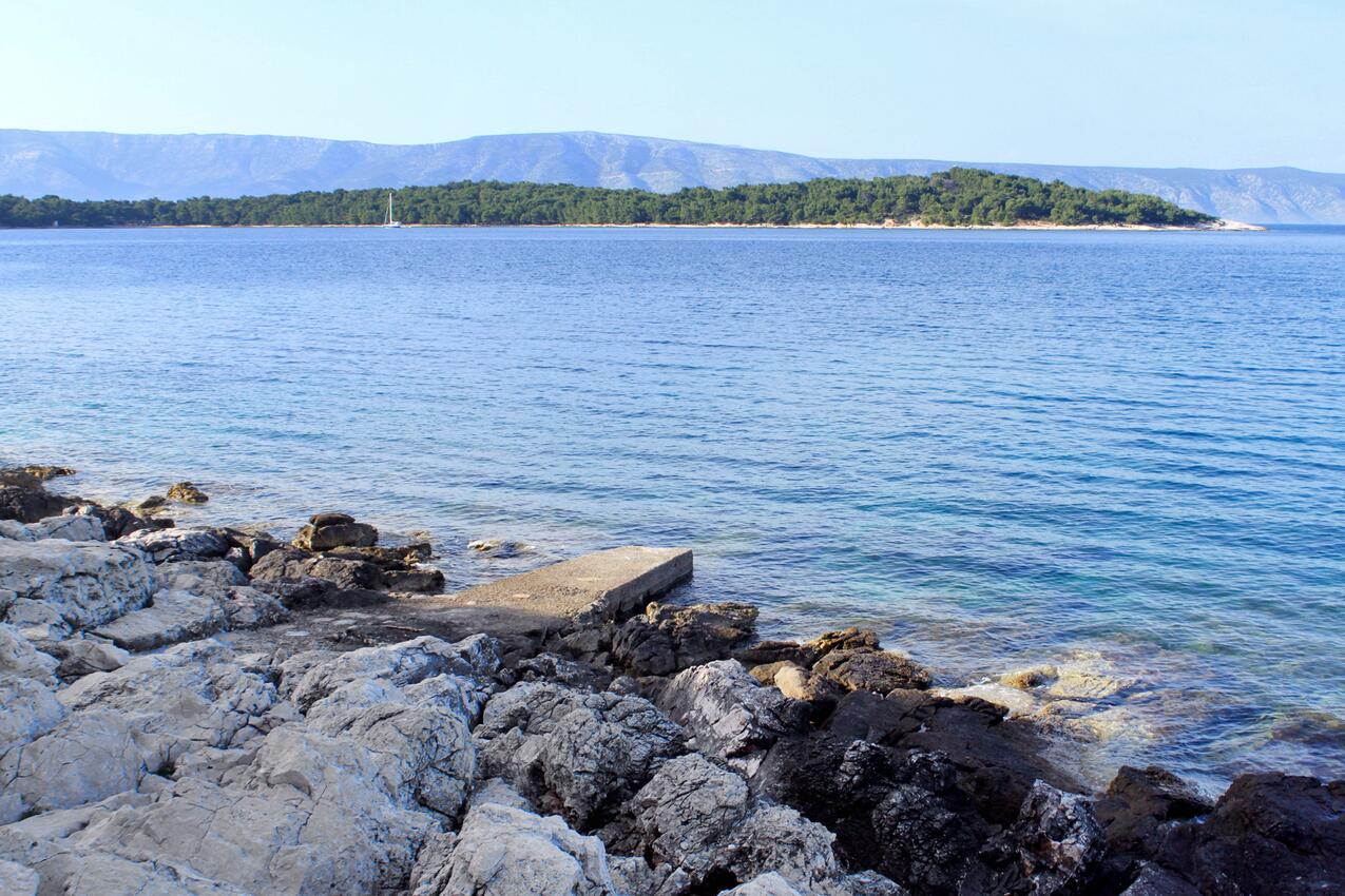 Najbližja plaža - Apartmaji ob morju Jelsa, Hvar