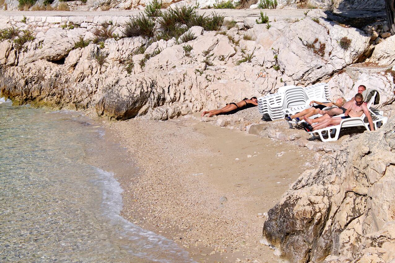 Nearest beach - Apartments with parking spaces Hvar