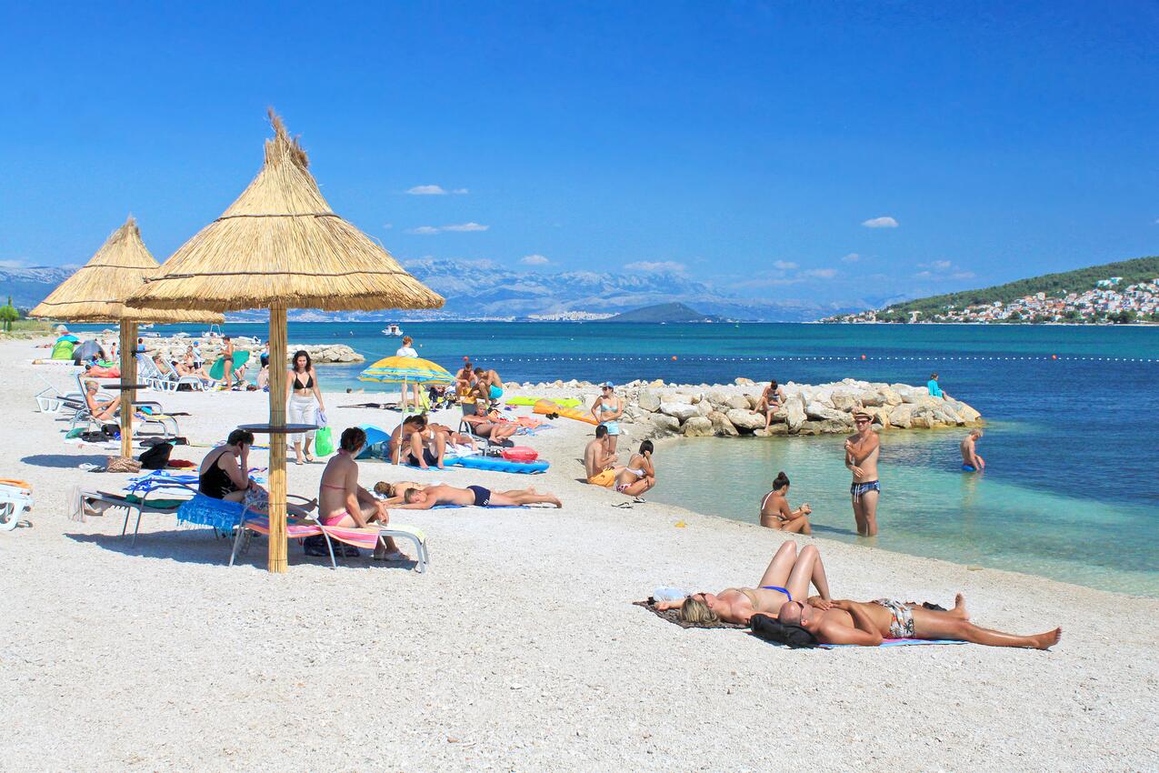 Nearest beach - Apartments and rooms by the sea Trogir