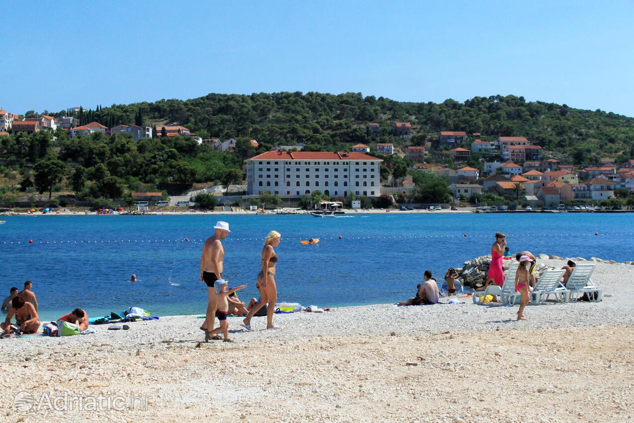 Nearest beach - Family friendly apartments with a swimming pool Trogir