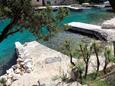 Der Strand  im Ort Mudri Dolac, Hvar.