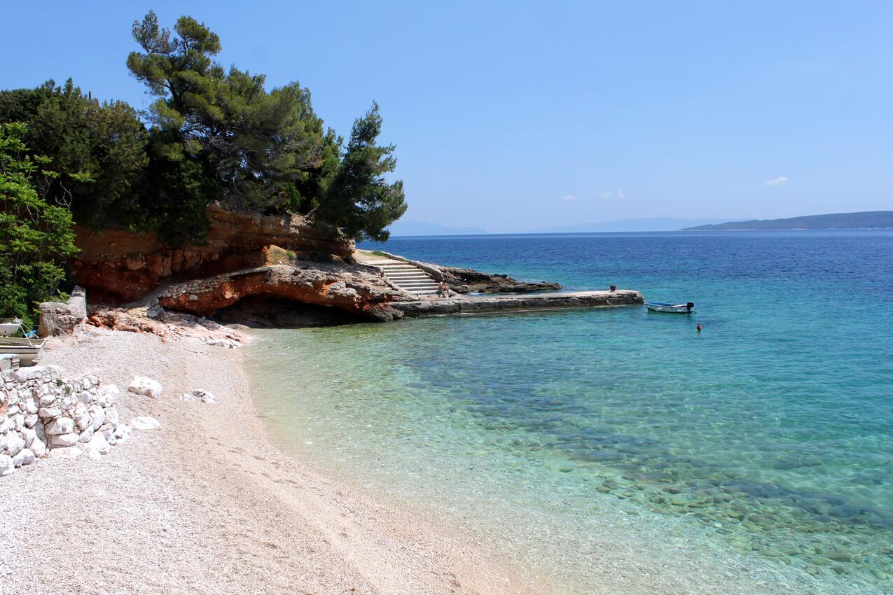 Nejbližší pláž - Apartmány s parkovištěm Zavala, Hvar