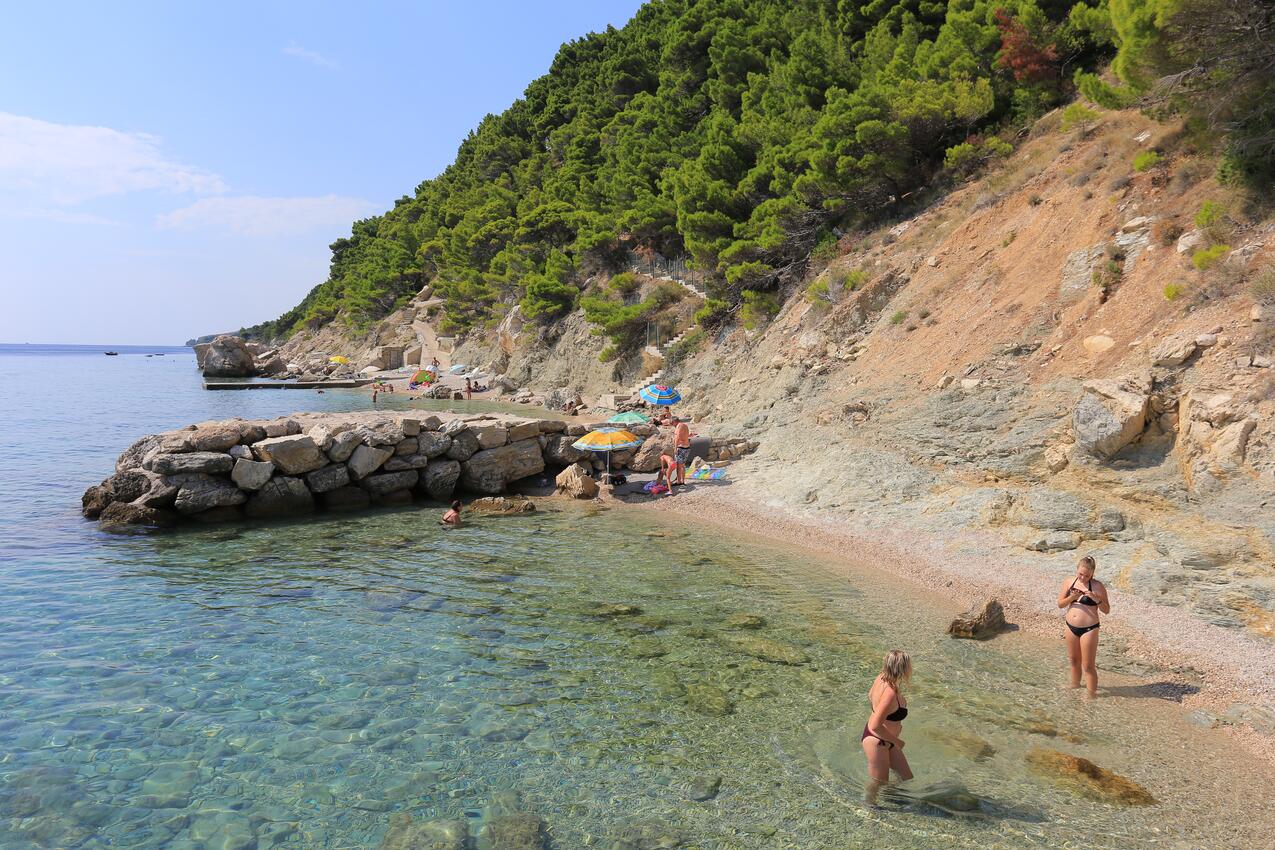 La spiaggia più vicina - Appartamenti accanto al mare Marussici - Marušići, Almissa - Omiš