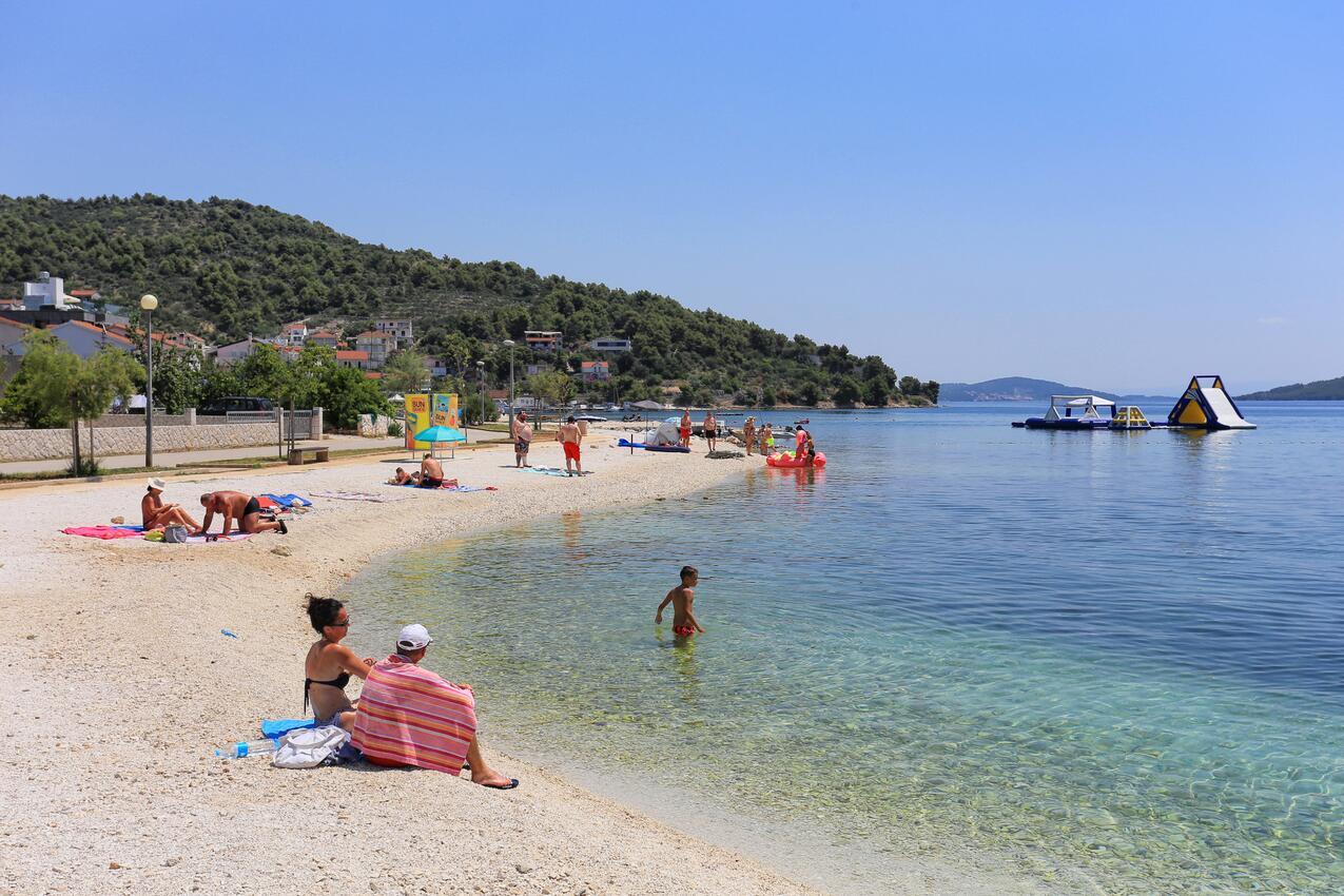 Nejbližší pláž - Rodinný dům s bazénem Vrsine, Trogir