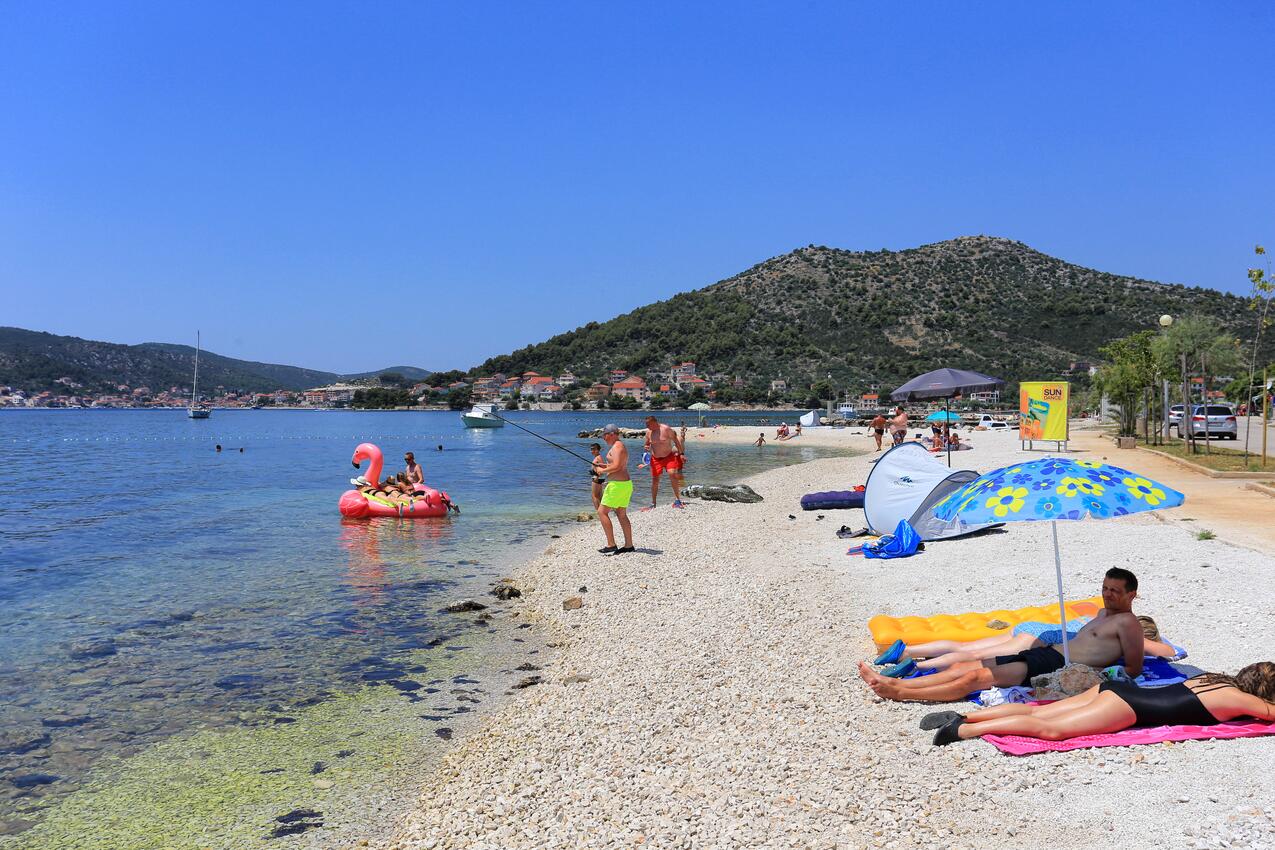 Nejbližší pláž - Rodinný dům s bazénem Vrsine, Trogir