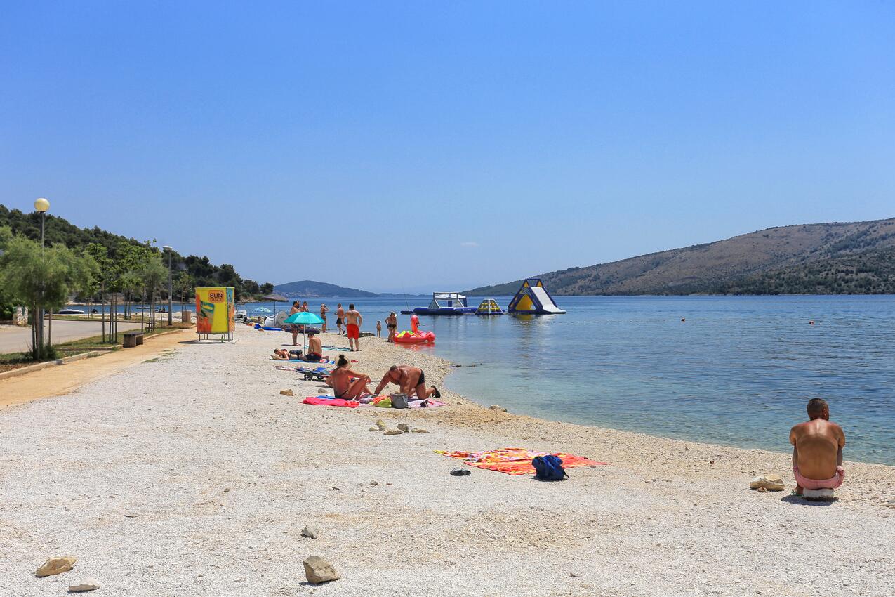 Nejbližší pláž - Rodinný dům s bazénem Vrsine, Trogir