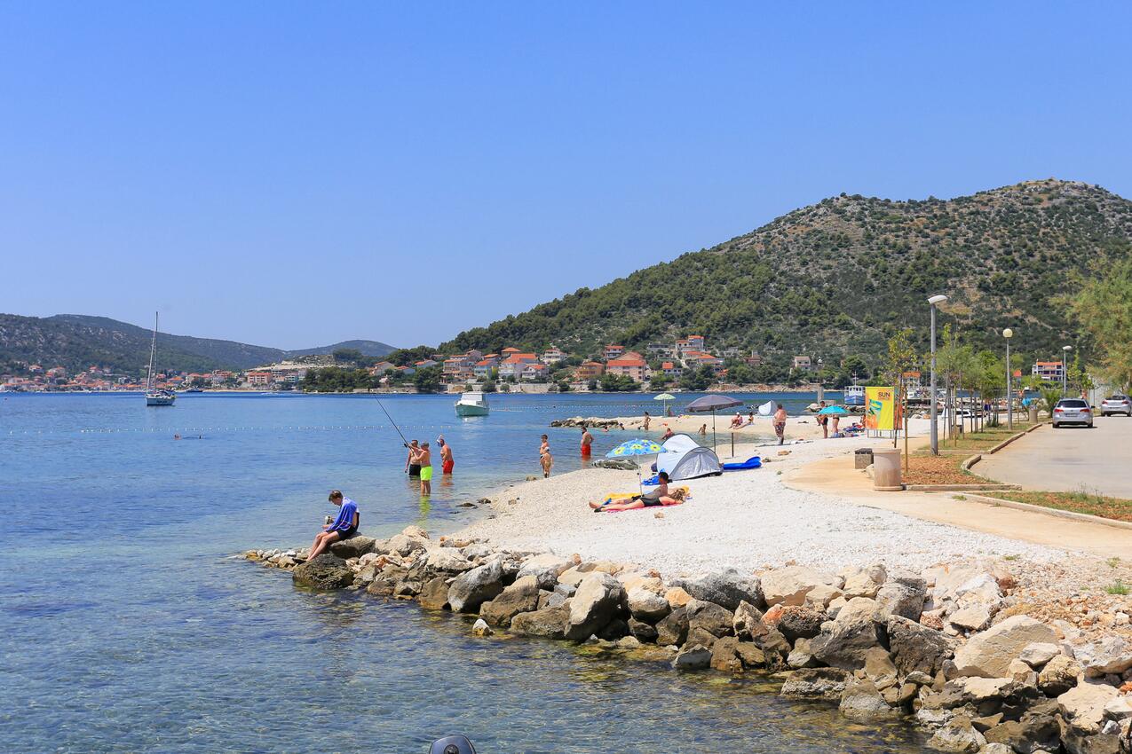 Nejbližší pláž - Rodinný dům s bazénem Vrsine, Trogir