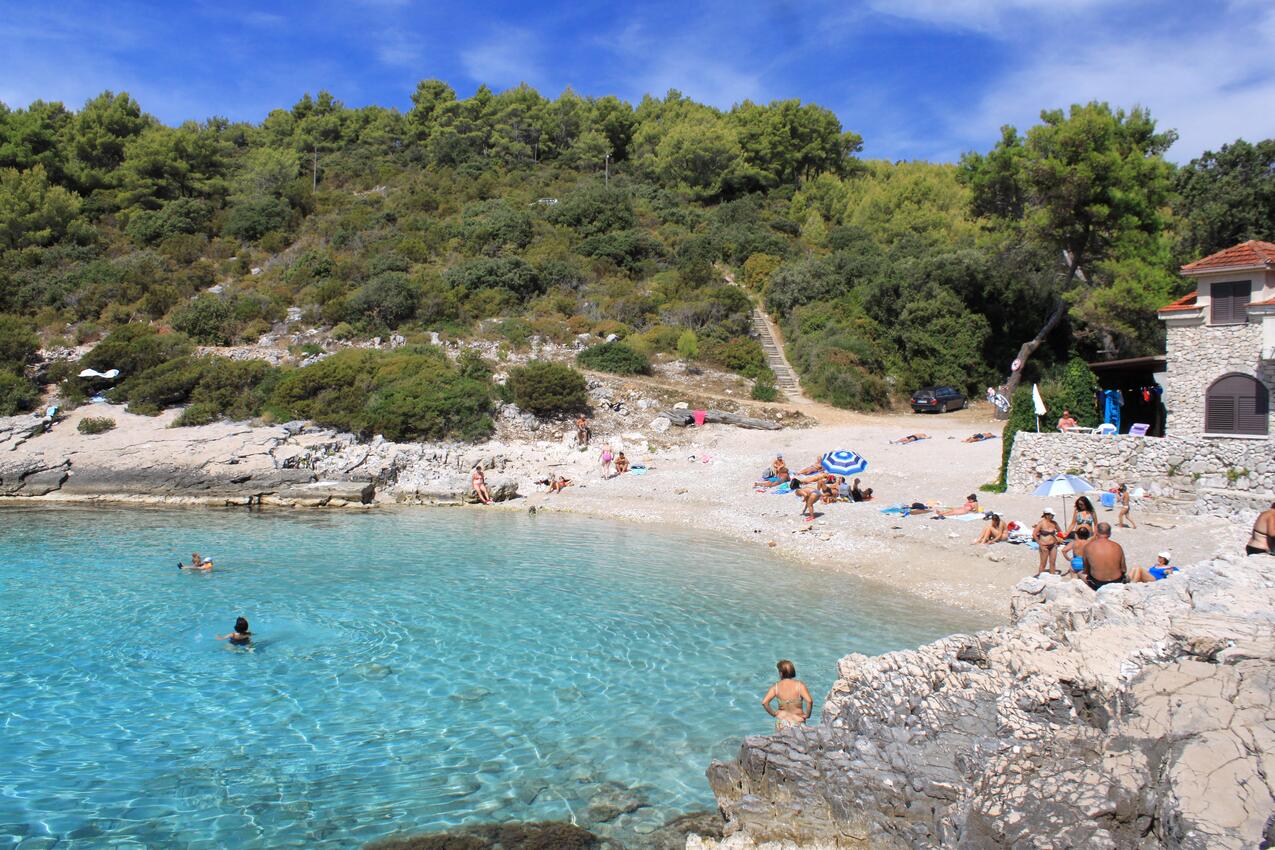 Najbliža plaža - Apartmani s parkingom Zavalatica, Korčula