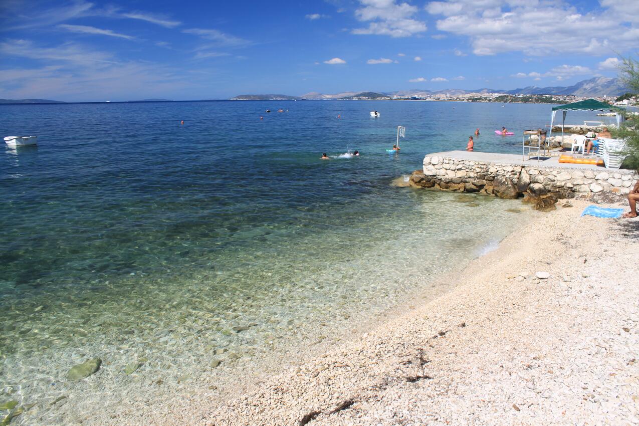 Najbliža plaža - Apartmani s parkingom Podstrana, Split