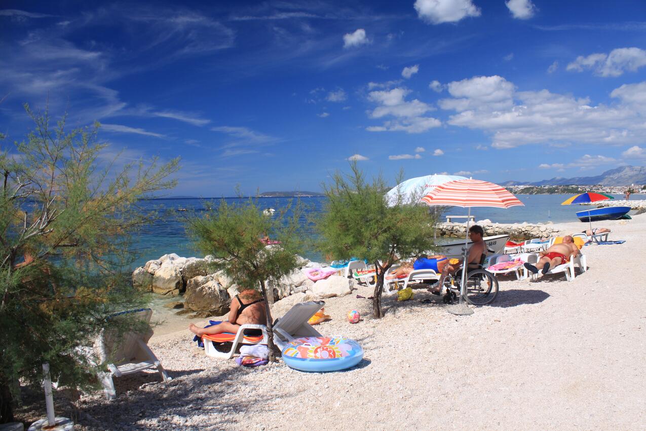 Najbliža plaža - Apartmani s parkingom Podstrana, Split