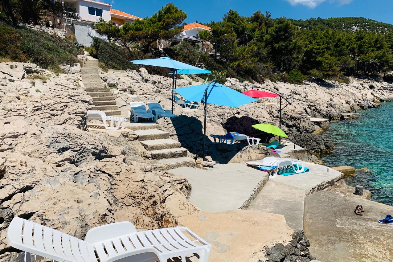 La spiaggia più vicina - Appartamenti accanto al mare per famiglie Prizba, Curzola - Korčula