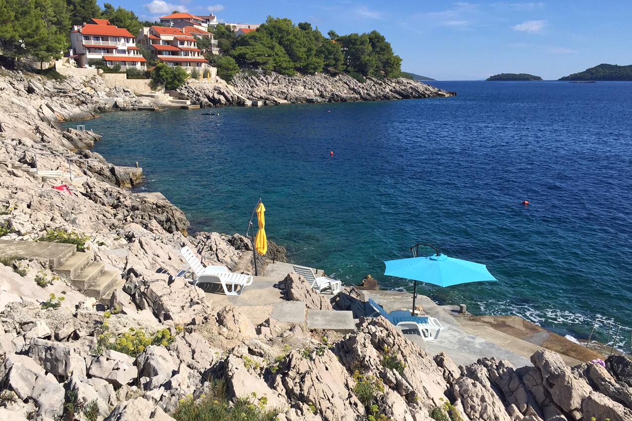La spiaggia più vicina - Appartamenti accanto al mare per famiglie Prizba, Curzola - Korčula
