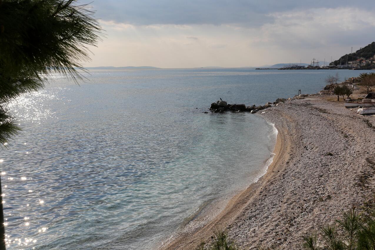 La spiaggia più vicina - Appartamenti accanto al mare con piscina Crilo Gessenizze - Krilo Jesenice, Almissa - Omiš
