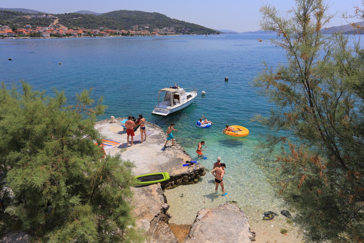 La spiaggia più vicina - Appartamenti accanto al mare Poljica, Traù - Trogir