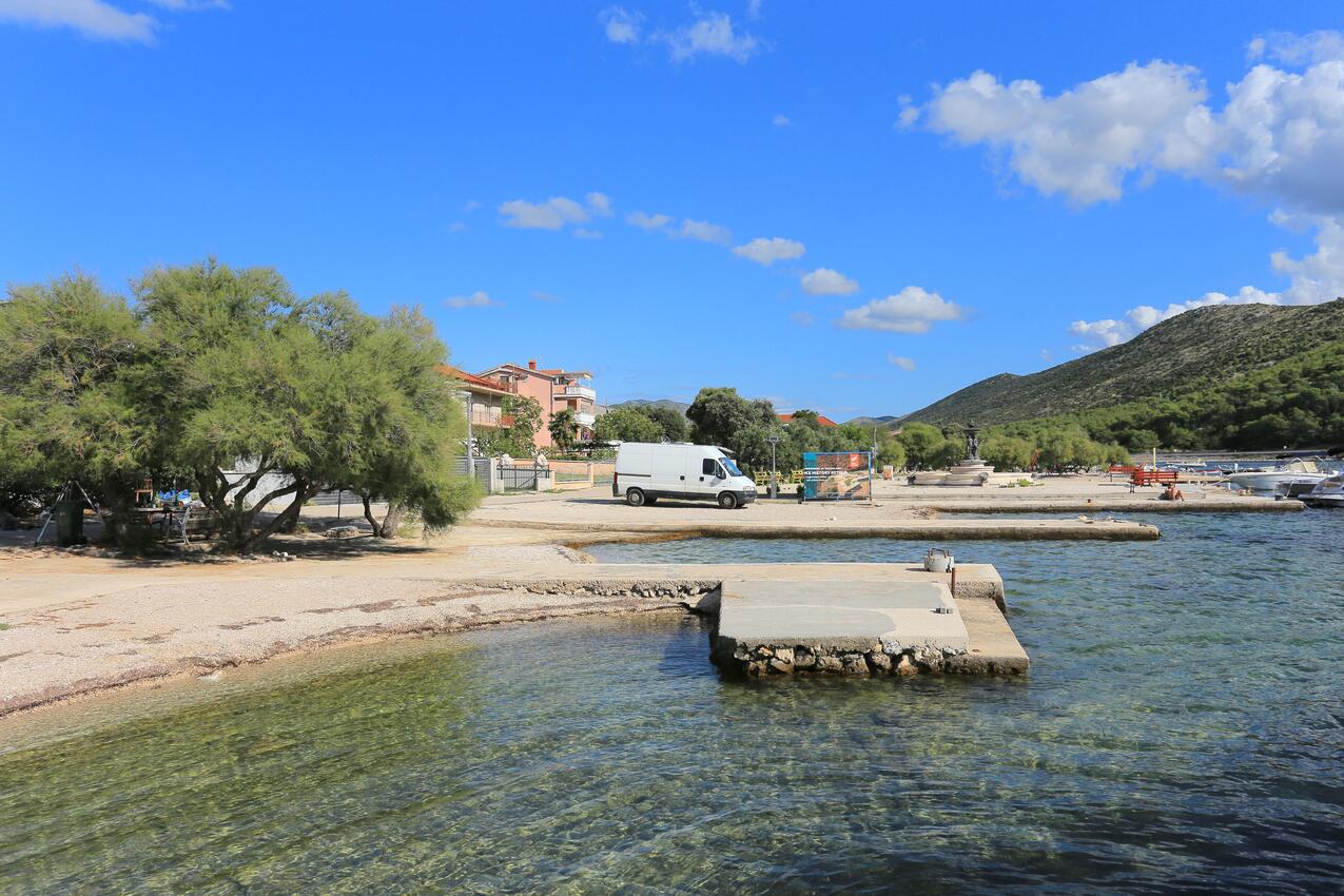 La spiaggia più vicina - Appartamenti accanto al mare Grebastica, Sebenico - Šibenik