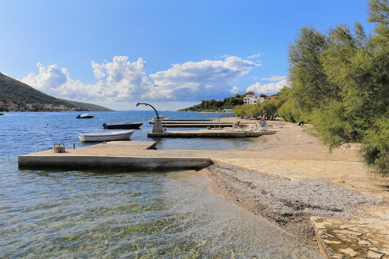 La spiaggia più vicina - Appartamenti accanto al mare Grebastica, Sebenico - Šibenik