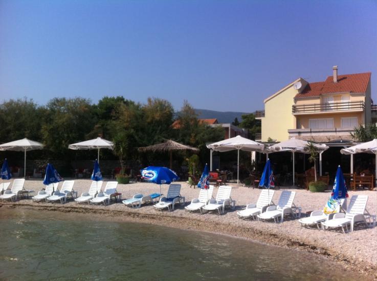 Nächster Strand - Ferienhaus mit Parkplatz Kastel Stafilic, Kastela