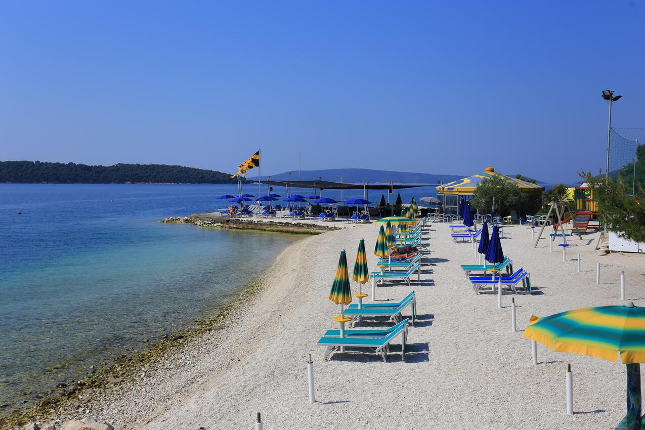 La spiaggia più vicina - Appartamenti con parcheggio Seget Donji, Traù - Trogir