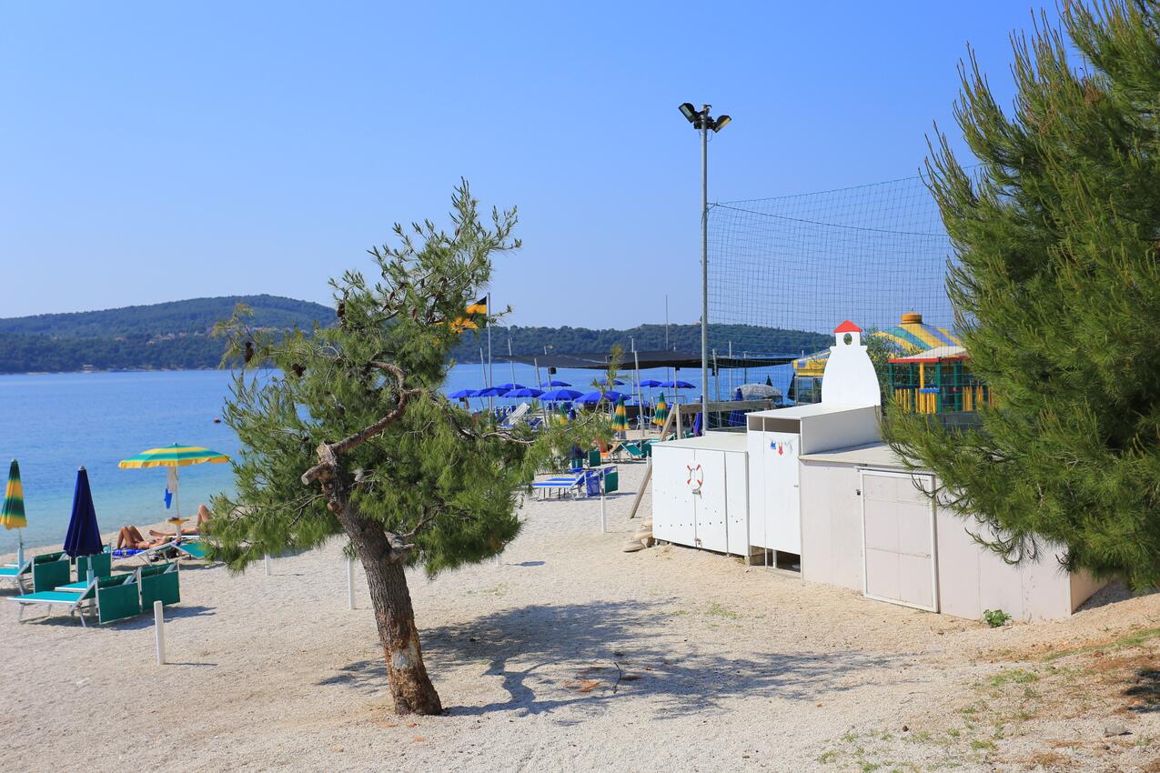 La spiaggia più vicina - Appartamenti con parcheggio Seget Donji, Traù - Trogir