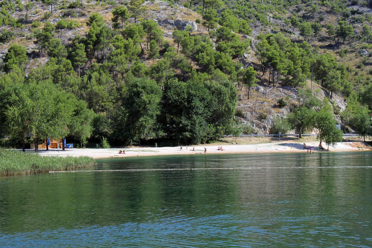 La spiaggia più vicina - Casa con piscina per famiglia Gluici, Krka