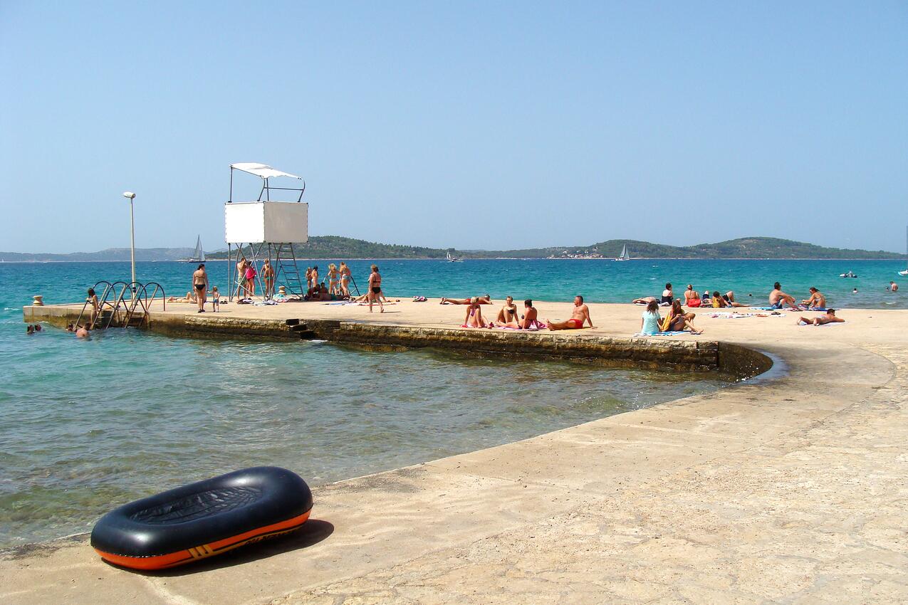 La spiaggia più vicina - Appartamenti accanto al mare Jadrija, Sebenico - Šibenik