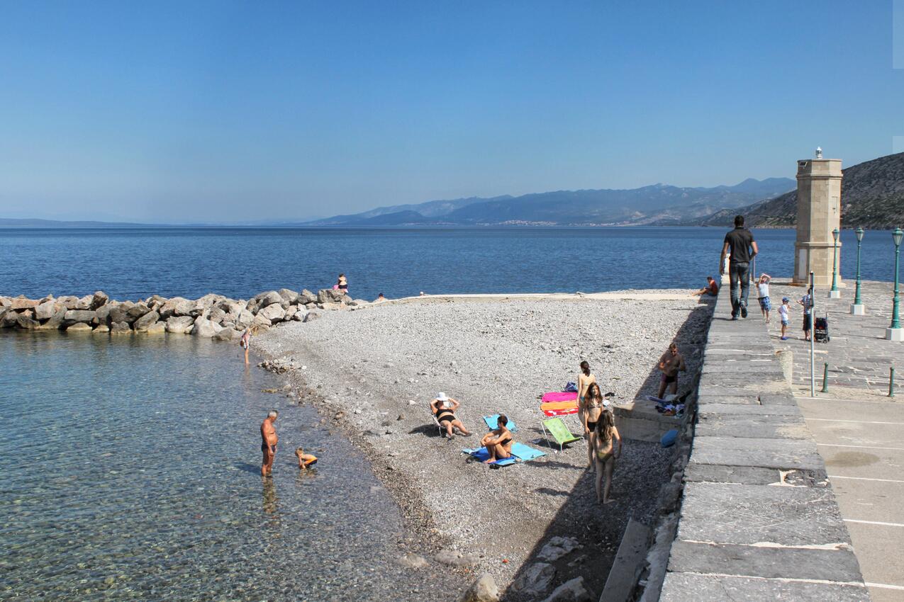Nearest beach - Apartments with parking space Čovići, Velebit