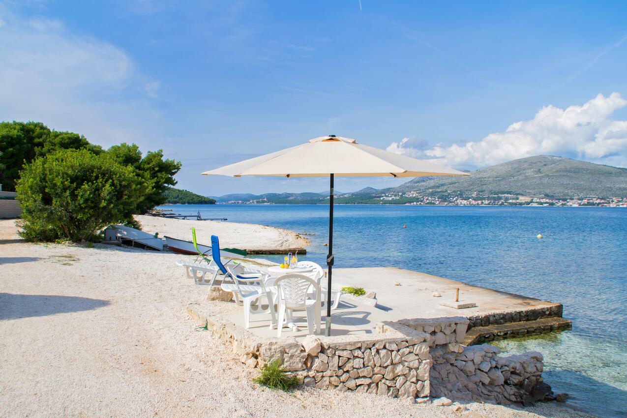 La spiaggia più vicina - Villa di lusso accanto al mare con piscina Baia Mandracchio - Duga, Bua - Čiovo
