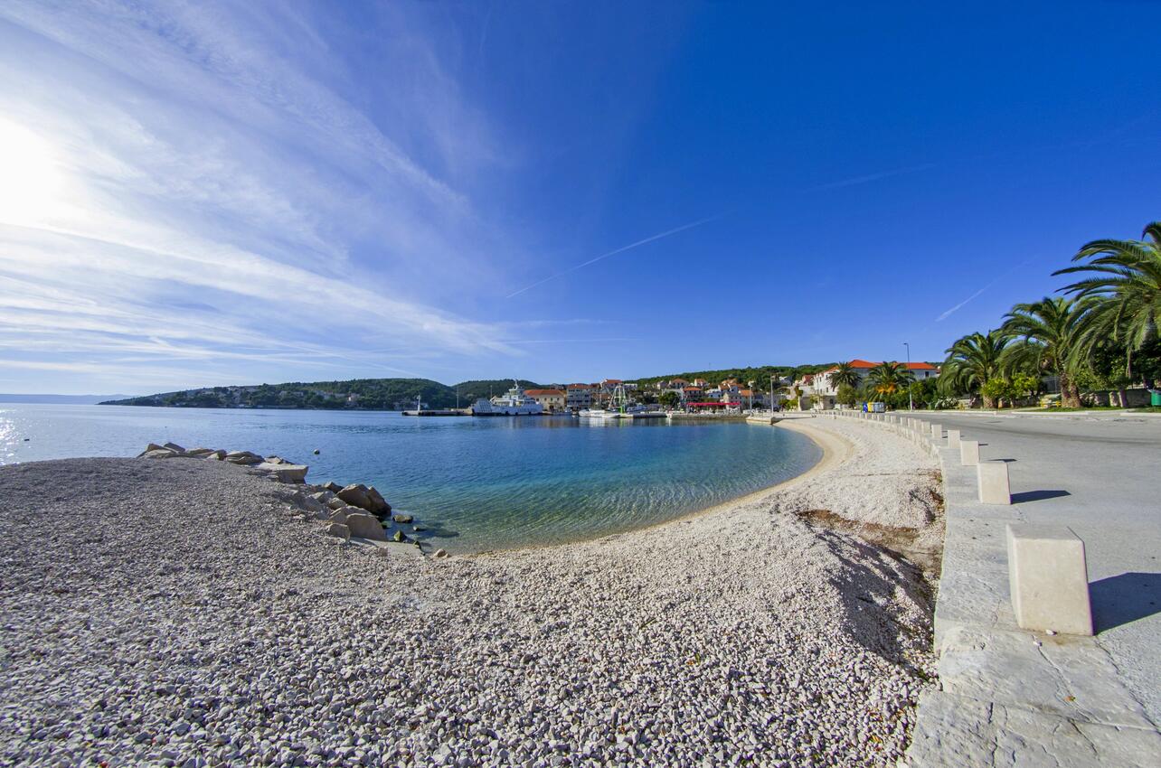 Nearest beach - Apartments and rooms by the sea Sumartin, Brač