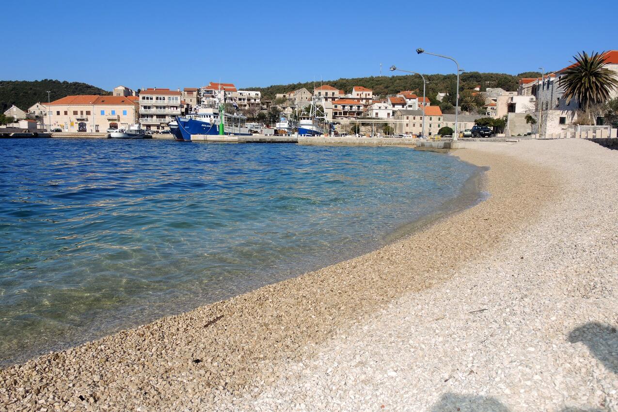 Nearest beach - Apartments and rooms by the sea Sumartin, Brač